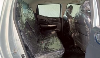 NISSAN 2020 4WD 2.5 AT DOUBLE CAB SILVER  7391 full