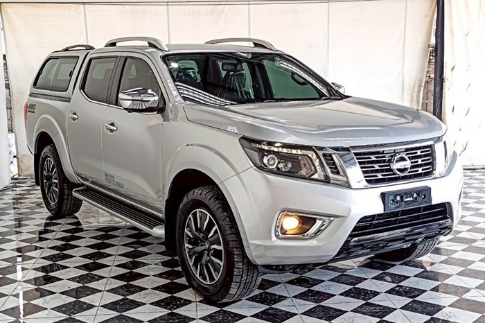 NISSAN 2020 4WD 2.5 AT DOUBLE CAB SILVER  7391 full