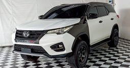 TOYOTA 2WD 2016 2.7V AT FORTUNER WHITE  7733