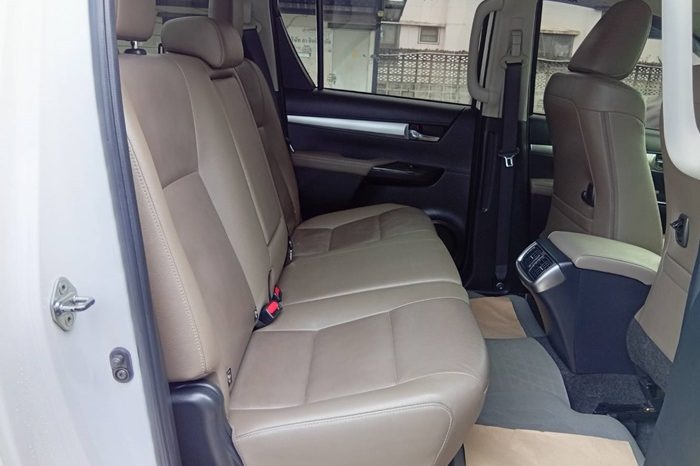 REVO 4WD 2019 2.8G AT DOUBLE CAB WHITE  4545 full