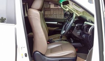 REVO 4WD 2019 2.8G AT DOUBLE CAB WHITE  4545 full
