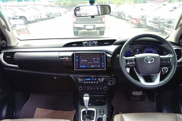 REVO 4WD 2019 2.8G AT DOUBLE CAB WHITE  4545 full