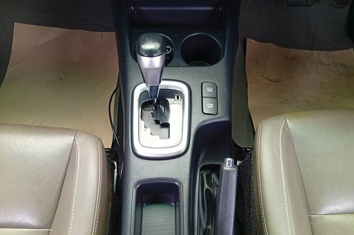 REVO 4WD 2019 2.8G AT DOUBLE CAB WHITE  4545 full