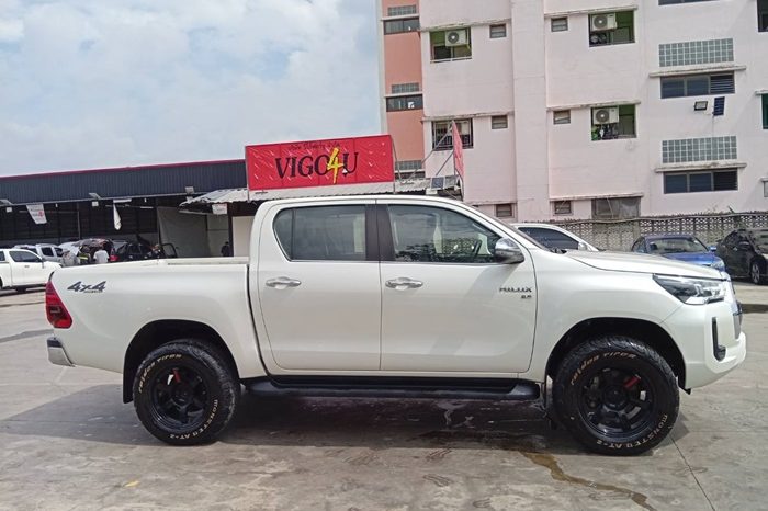 REVO 4WD 2021 2.8G AT DOUBLE CAB WHITE  6558 full