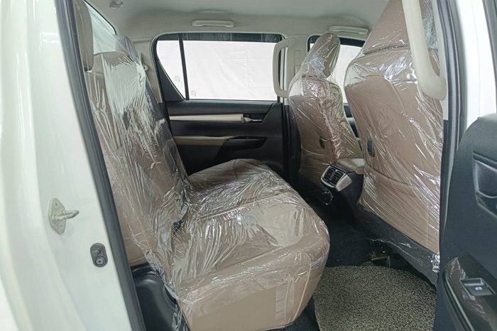 REVO 4WD 2015 2.8G MT DOUBLE CAB WHITE  1655 full