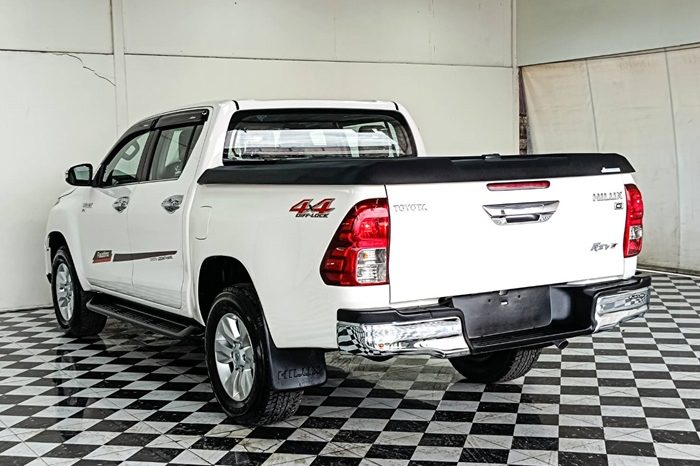 REVO 4WD 2015 2.8G MT DOUBLE CAB WHITE  1655 full