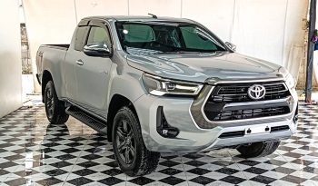 REVO 4WD 2021 2.4E MT SMART CAB SILVER  6391 full