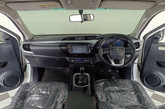 REVO 4WD 2020 2.8G MT DOUBLE CAB WHITE  2201 full