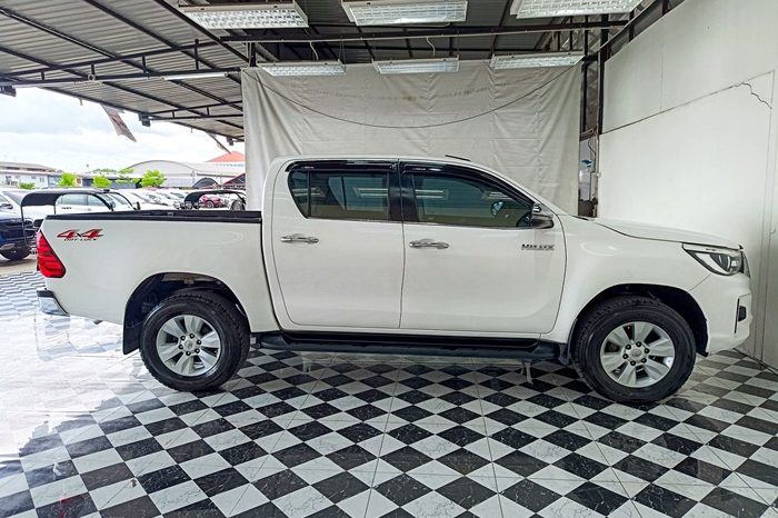 REVO 4WD 2020 2.8G MT DOUBLE CAB WHITE  2201 full