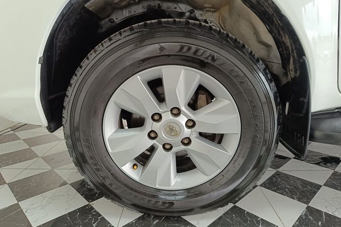 REVO 4WD 2020 2.8G MT DOUBLE CAB WHITE  2201 full