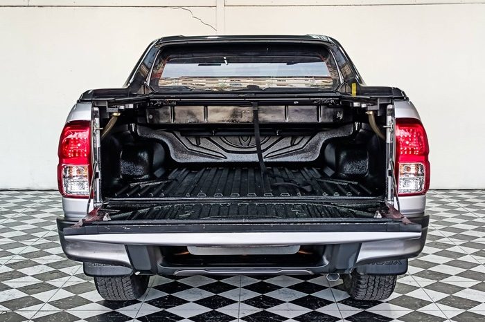 ROCCO 4WD 2020 2.8G AT DOUBLE CAB SILVER  7110 full