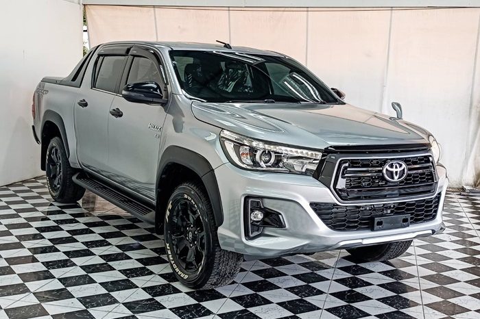 ROCCO 4WD 2020 2.8G AT DOUBLE CAB SILVER  7110 full