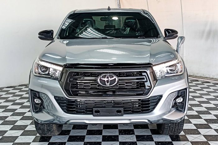 ROCCO 4WD 2020 2.8G AT DOUBLE CAB SILVER  7110 full
