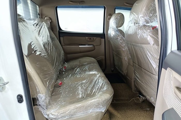 VIGO 4WD 2012 2.5E MT DOUBLE CAB WHITE  5263 full