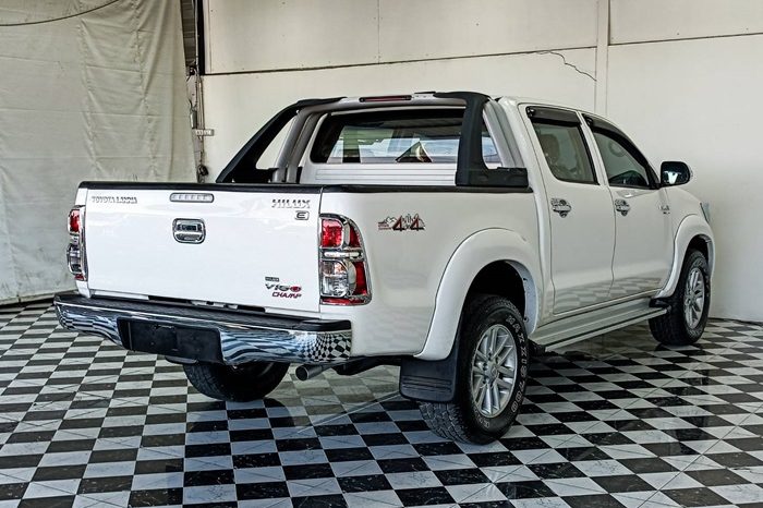 VIGO 4WD 2012 2.5E MT DOUBLE CAB WHITE  5263 full