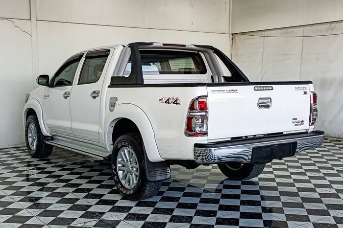 VIGO 4WD 2012 2.5E MT DOUBLE CAB WHITE  5263 full