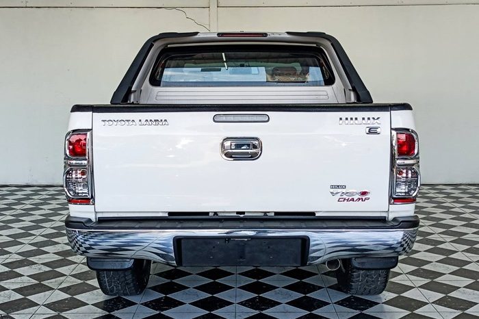 VIGO 4WD 2012 2.5E MT DOUBLE CAB WHITE  5263 full