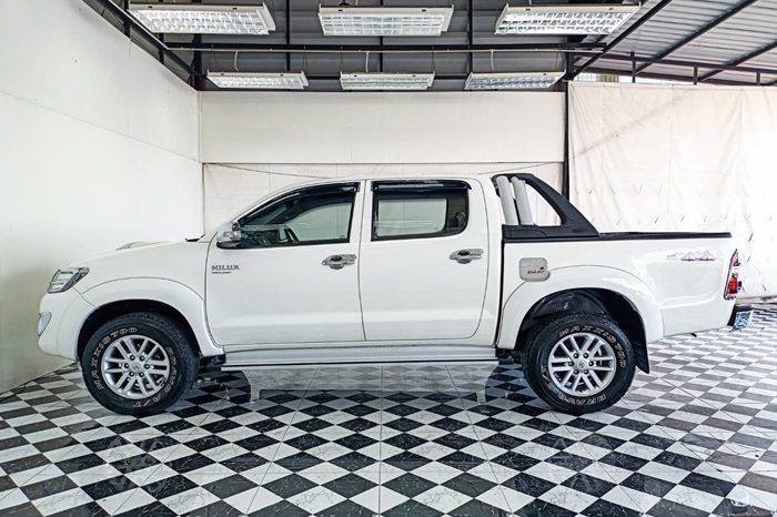 VIGO 4WD 2012 2.5E MT DOUBLE CAB WHITE  5263 full