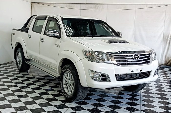 VIGO 4WD 2012 2.5E MT DOUBLE CAB WHITE  5263 full