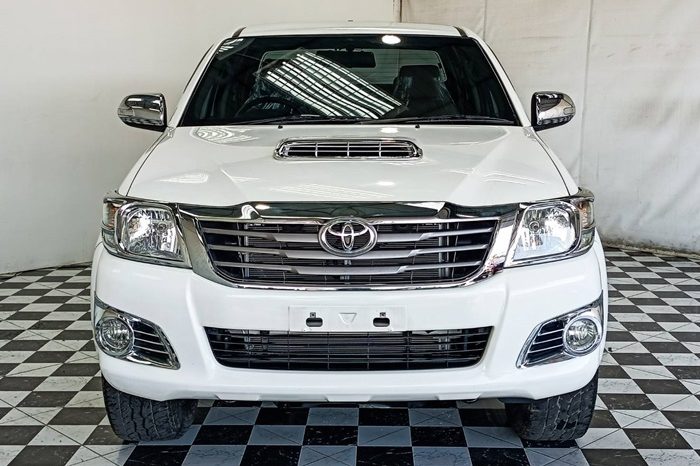 VIGO 4WD 2012 2.5E MT DOUBLE CAB WHITE  5263 full