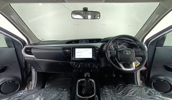 REVO 4WD 2021 2.4E MT SMART CAB SILVER  6393 full