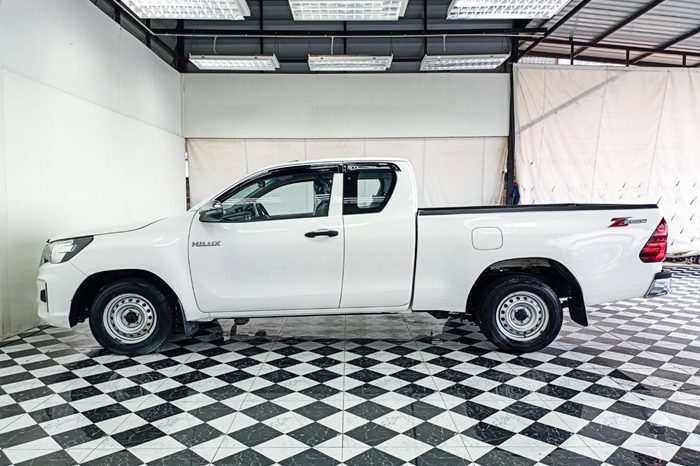 REVO 2WD 2019 2.4E MT SMART CAB WHITE  5196 full