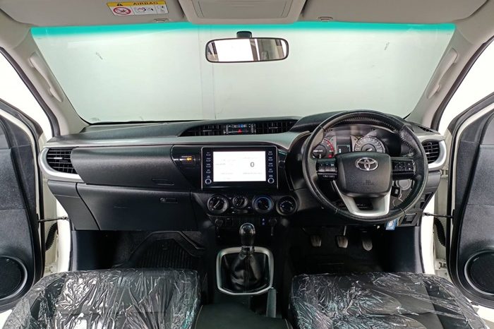 REVO 4WD 2022 2.4E MT DOUBLE CAB WHITE  7275 full