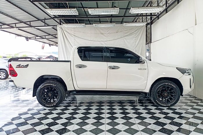 REVO 4WD 2022 2.4E MT DOUBLE CAB WHITE  7275 full