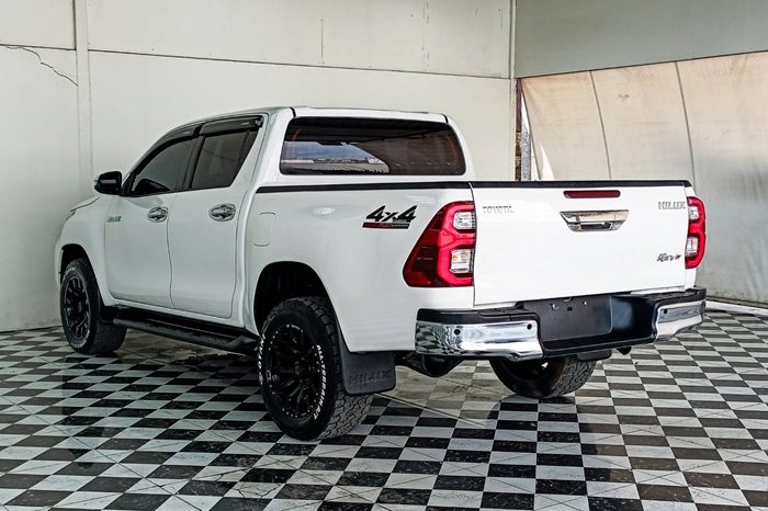 REVO 4WD 2022 2.4E MT DOUBLE CAB WHITE  7275 full