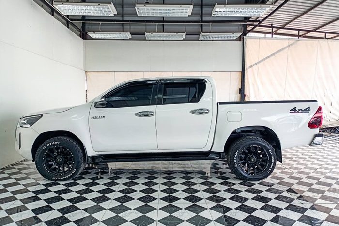 REVO 4WD 2022 2.4E MT DOUBLE CAB WHITE  7275 full