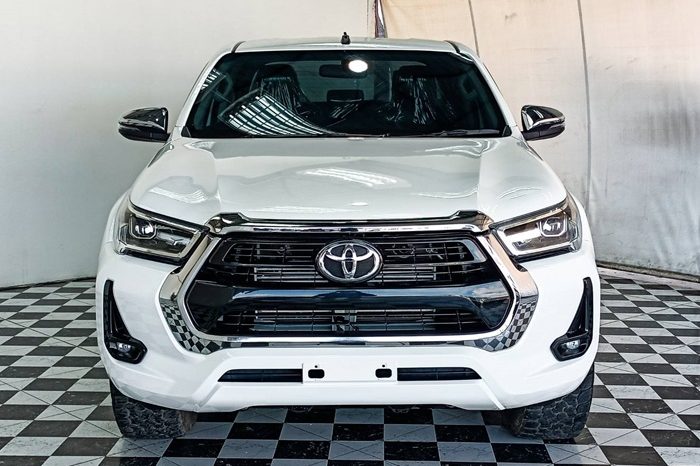 REVO 4WD 2022 2.4E MT DOUBLE CAB WHITE  7275 full