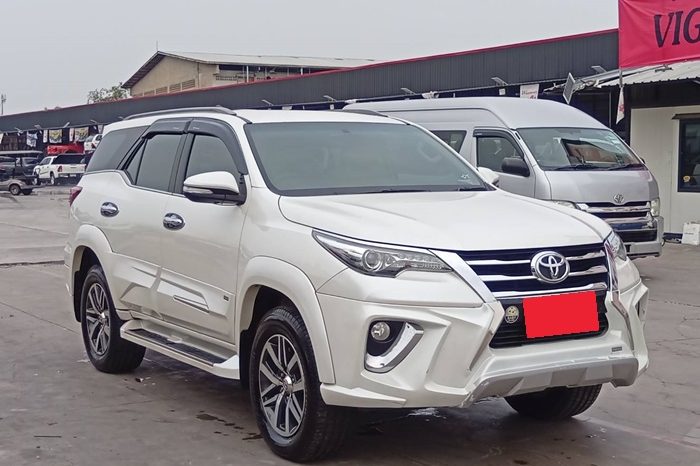 TOYOTA 4WD 2014 2.8V AT FORTUNER WHITE  3288 full