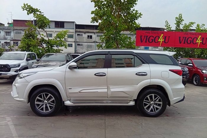 TOYOTA 4WD 2014 2.8V AT FORTUNER WHITE  3288 full