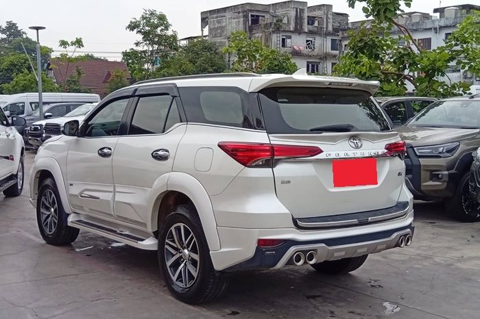 TOYOTA 4WD 2014 2.8V AT FORTUNER WHITE  3288 full