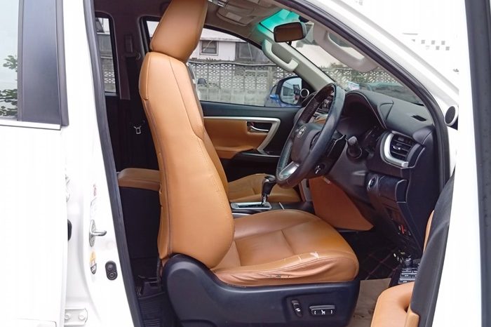 TOYOTA 4WD 2014 2.8V AT FORTUNER WHITE  3288 full