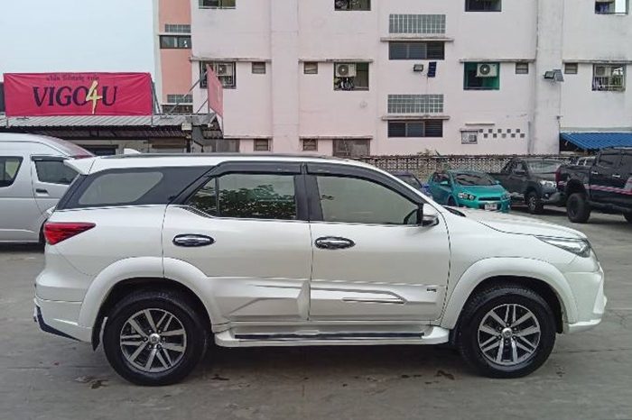 TOYOTA 4WD 2014 2.8V AT FORTUNER WHITE  3288 full