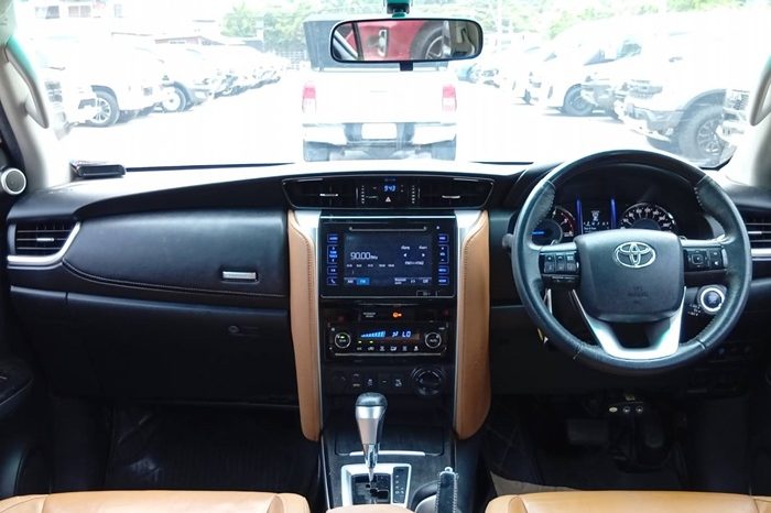 TOYOTA 4WD 2014 2.8V AT FORTUNER WHITE  3288 full