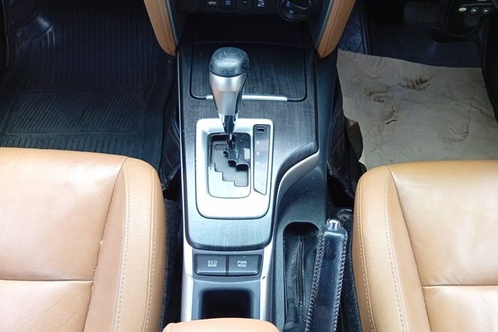 TOYOTA 4WD 2014 2.8V AT FORTUNER WHITE  3288 full