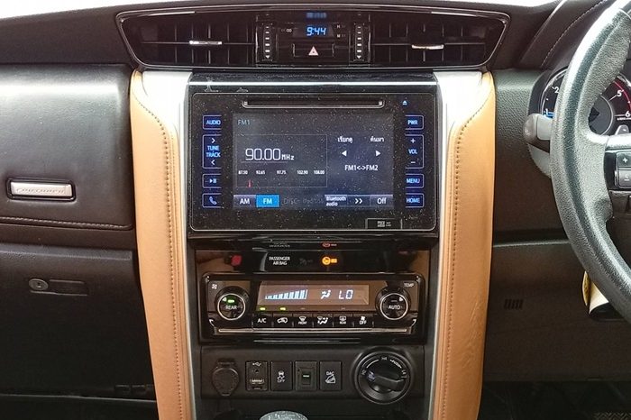 TOYOTA 4WD 2014 2.8V AT FORTUNER WHITE  3288 full