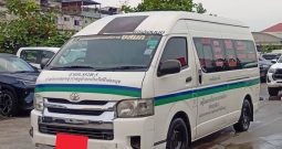 TOYOTA 2WD 2020 2.7 MT COMMUTER WHITE  4387
