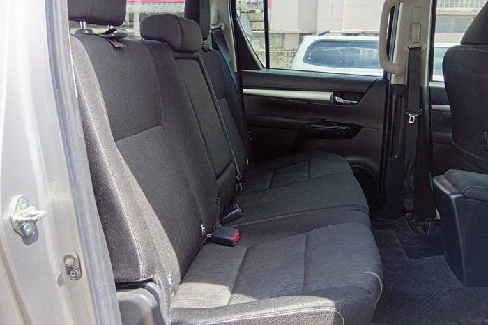 REVO PRE 2020 2.4E AT DOUBLE CAB SILVER  2293 full