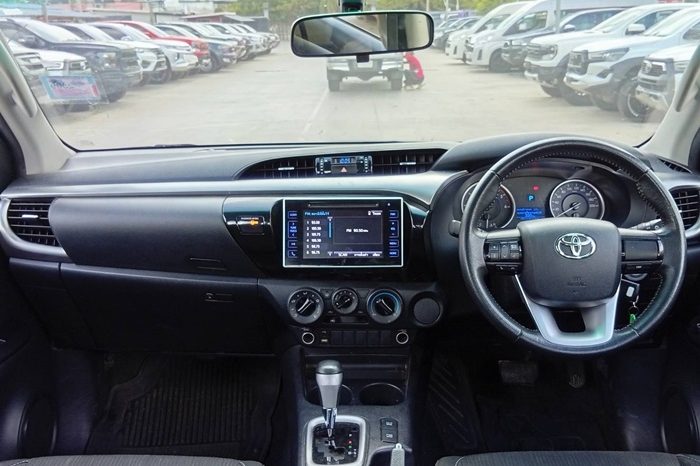REVO PRE 2020 2.4E AT DOUBLE CAB SILVER  2293 full