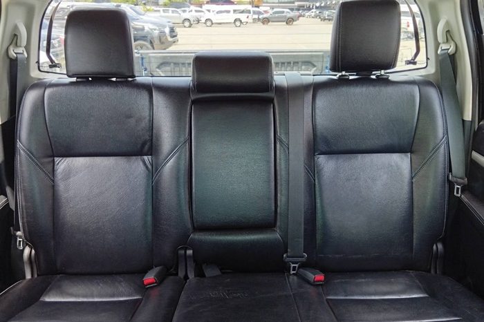 REVO PRE 2019 2.4E AT DOUBLE CAB BLUE  9149 full