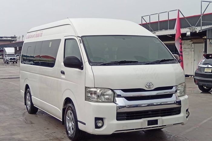 TOYOTA 2WD 2018 3.0 MT COMMUTER WHITE  3011 full