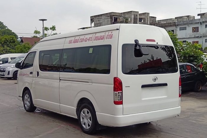 TOYOTA 2WD 2018 3.0 MT COMMUTER WHITE  3011 full