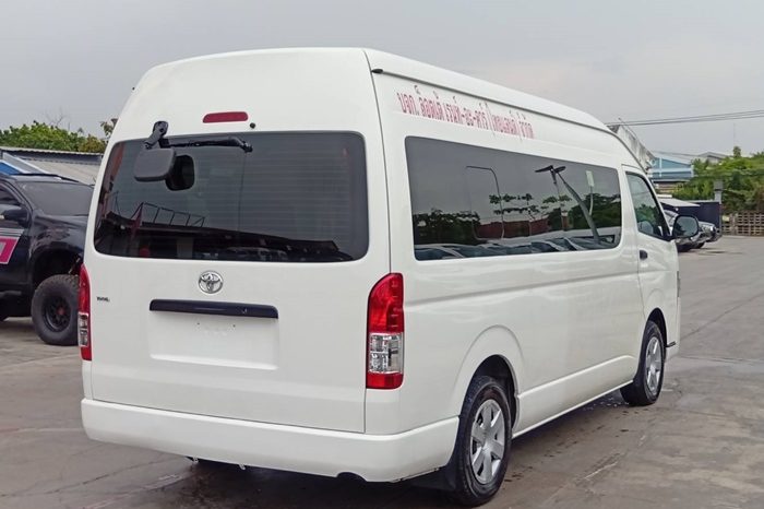 TOYOTA 2WD 2018 3.0 MT COMMUTER WHITE  3011 full