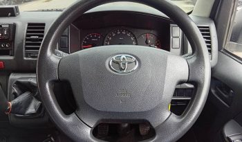 TOYOTA 2WD 2018 3.0 MT COMMUTER WHITE  3011 full