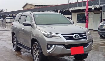 TOYOTA 4WD 2018 2.4V AT FORTUNER SILVER  7679 full