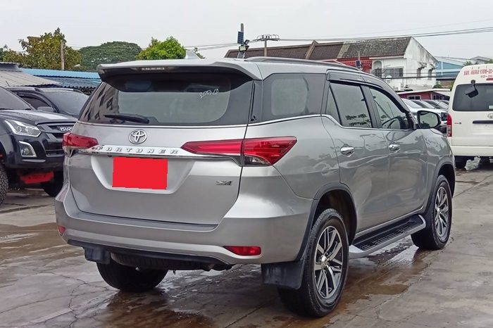 TOYOTA 4WD 2018 2.4V AT FORTUNER SILVER  7679 full
