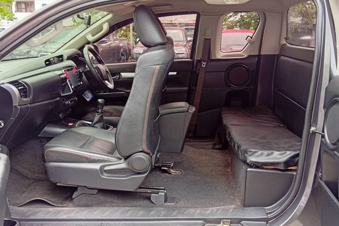 REVO 4WD 2022 2.8G MT SMART CAB DARK GREY 9315 full
